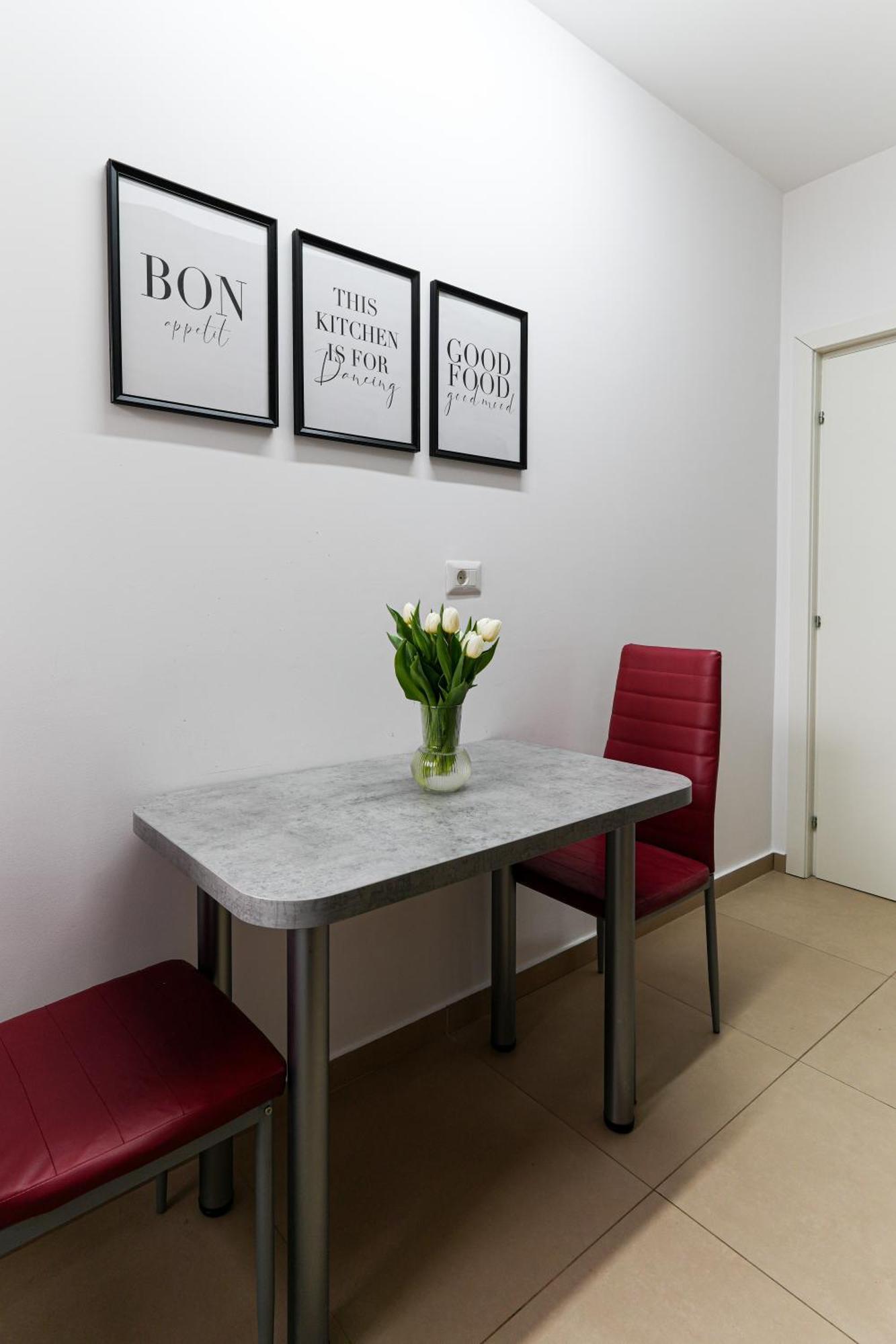 Amalia - Quiet 1Br Apartment With Parking & Wi-Fi Бухарест Экстерьер фото